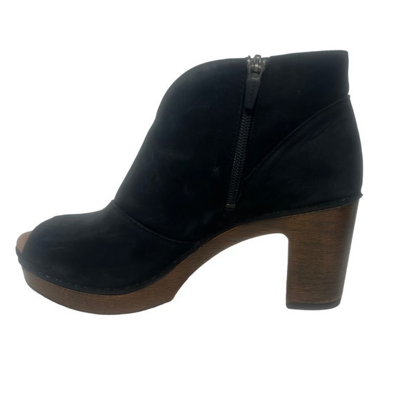 Dansko Clogs - Picture 4 of 12